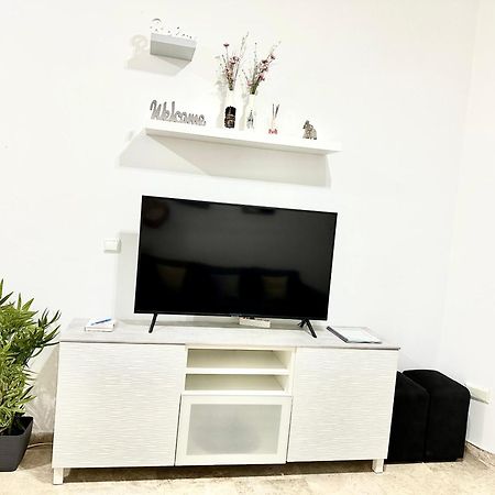 Apartamento Acogedor Y Moderno En Pleno Centro De Sevilla Con Parking Gratis Exterior photo