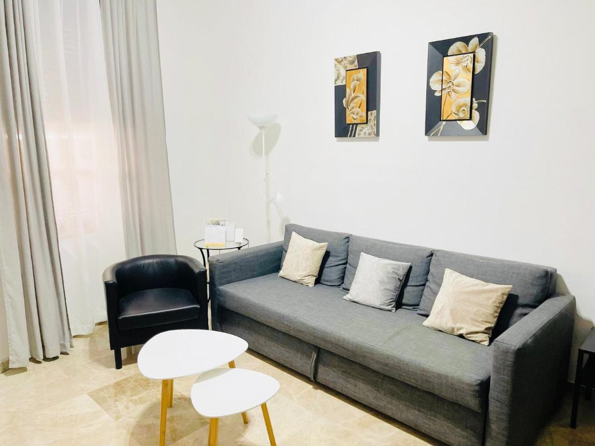 Apartamento Acogedor Y Moderno En Pleno Centro De Sevilla Con Parking Gratis Exterior photo